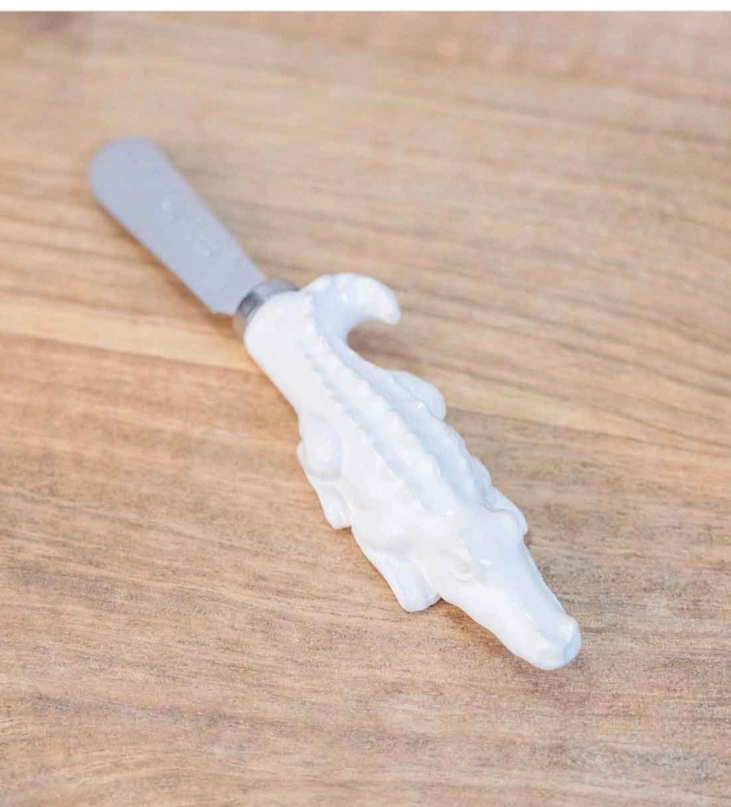 Alligator Spreader Antique White 5"